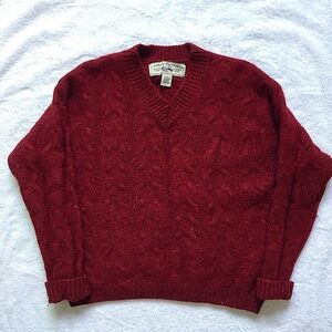 Vintage 1990’s Gap 100% wool cable knit sweater. Size small